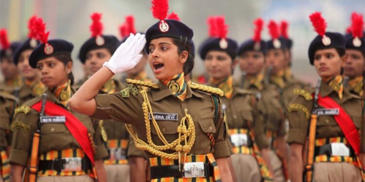 पहली बार केंद्रीय सशस्त्र पुलिस बलों (CAPFs) में कांस्टेबलों की भर्ती के लिए कांस्टेबल (जीडी) परीक्षा हिंदी और अंग्रेजी के अलावा 13 क्षेत्रीय भाषाओं में आयोजित होगी