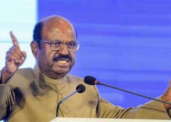 बड़ी खबर : West Bengal की जनता समाज से ह‍िंंसा खत्‍म करने के ल‍िए आए साथ,  र‍िपोर्ट कार्ड जारी कर राज्‍यपाल ने कहीं ये बड़ी बातें