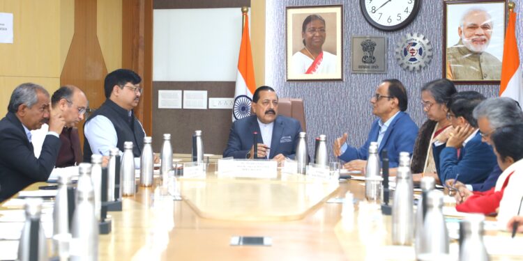 केंद्रीय विज्ञान और प्रौद्योगिकी मंत्री डॉ. जितेंद्र सिंह ने विभिन्न विज्ञान मंत्रालयों और विभागों की मासिक संयुक्त बैठक बुलाई