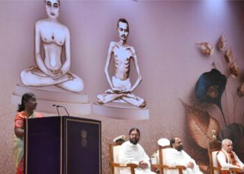 हम आध्यात्मिकता के मार्ग पर चलते हुए आधुनिक विकास को अपनाएं : राष्‍ट्रपति