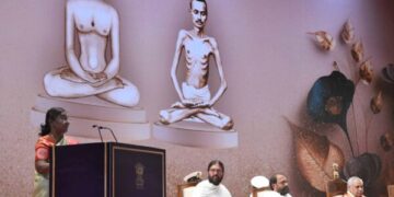 हम आध्यात्मिकता के मार्ग पर चलते हुए आधुनिक विकास को अपनाएं : राष्‍ट्रपति