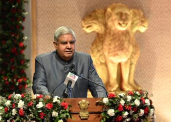 देश का कच्‍चा माल न भेजें बाहर और स्थानीय वस्‍तुओं की करें खरीद : उपराष्ट्रपति जगदीप धनखड़