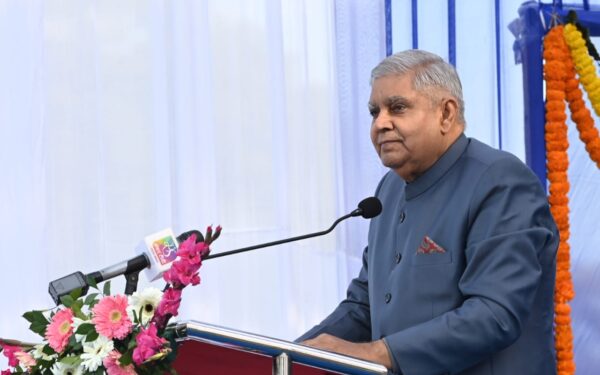 लड़कियां भारत के विकास को परिभाषित कर रही हैं : उपराष्ट्रपति