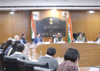 पृथ्वी विज्ञान सचिव ने महासागर स्वास्थ्य और शासन पर पहली ‘ब्लू टॉक्स’ बैठक की सह-अध्यक्षता की