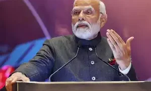 “एक नई योजना के पहले चरण में सभी राष्ट्रीय राजमार्गों पर ड्राइवरों के लिए भोजन, स्वच्छ पेयजल, शौचालय, पार्किंग और आराम की सुविधाओं के साथ 1000 आधुनिक इमारतों का निर्माण किया जा रहा है”