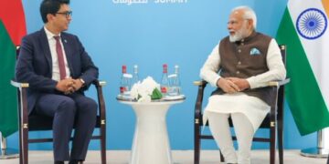 प्रधानमंत्री ने विश्व सरकार शिखर सम्मेलन दुबई 2024  में मेडागास्कर के राष्ट्रपति से मुलाकात की