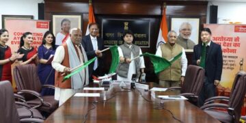 केंद्रीय नागरिक उड्डयन और इस्पात मंत्री श्री ज्योतिरादित्य एम सिंधिया ने अयोध्या से 8 नई उड़ानों को झंडी दिखाई