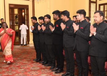 सीपीडब्ल्यूडी के सहायक एग्जीक्यूटिव इंजीनियरों ने राष्ट्रपति से मुलाकात की