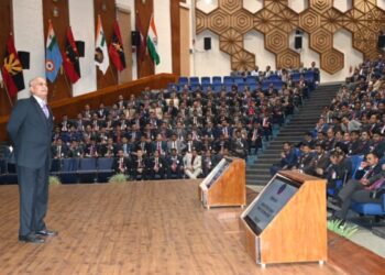 नौसेना प्रमुख एडमिरल आर हरि कुमार ने भारतीय सशस्त्र बलों के भावी नेतृत्व को किया संबोधित