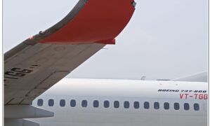 कोलकाता एयरपोर्ट पर इंडिगो फ्लाइट रनवे पर खड़े एअर इंडिया एक्सप्रेस प्‍लेन से टकराई, टला बड़ा हादसा