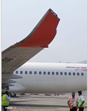 कोलकाता एयरपोर्ट पर इंडिगो फ्लाइट रनवे पर खड़े एअर इंडिया एक्सप्रेस प्‍लेन से टकराई, टला बड़ा हादसा