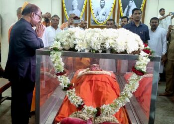 स्वामीजी का महासमाधि प्राप्त करना एक युग का अंत : राज्यपाल