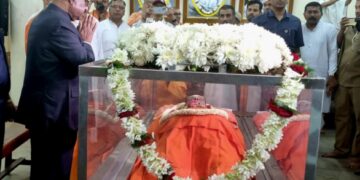 स्वामीजी का महासमाधि प्राप्त करना एक युग का अंत : राज्यपाल
