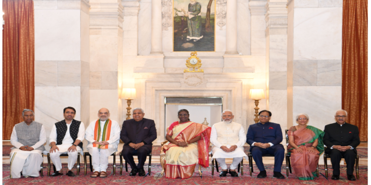 राष्ट्रपति ने विशिष्ट विभूतियों को मरणोपरांत भारत रत्न से किया सम्मानित