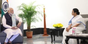 पश्चिम बंगाल की मुख्यमंत्री ने प्रधानमंत्री से भेंट की