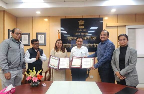 दिव्यांगजन सशक्तिकरण विभाग ने वाक् एवं श्रवण बाधित दिव्यांगों की सहायता के लिए साइनएबल कम्युनिकेशंस के साथ समझौता ज्ञापन पर हस्ताक्षर किए