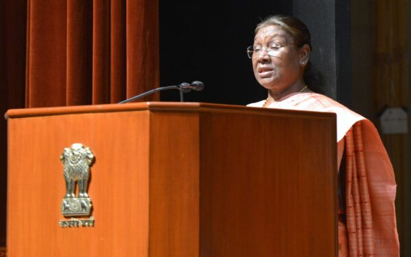 स्वास्थ्य सेवा एक ऐसा पेशा है, जहां पैसा कमाना ही यदि मुख्य लक्ष्य हो तो समाज का कल्याण संभव नहीं है : राष्ट्रपति