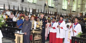राज्यपाल डॉ. सी. वी. आनंद बोस ने सेंट पॉल कैथेड्रल चर्च का दौरा किया