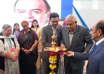 अरुण जेटली को सभी दलों के लोग पसंद करते थे, वह राजनीति में नहीं थे, वह सार्वजनिक जीवन में थे : उपराष्ट्रपति