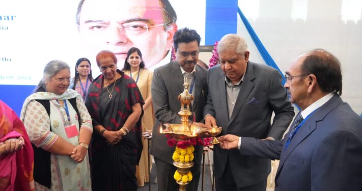 अरुण जेटली को सभी दलों के लोग पसंद करते थे, वह राजनीति में नहीं थे, वह सार्वजनिक जीवन में थे : उपराष्ट्रपति