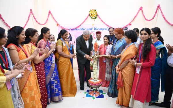 स्त्री-पुरुष समानता को बढ़ावा देने में इसरो ने अन्य संगठनों के लिए उपयुक्त उदाहरण प्रस्तुत किया :उपराष्ट्रपति