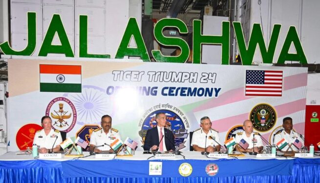भारत और अमेरिका के बीच द्विपक्षीय त्रि-सेवा टाइगर ट्राइंफ का आईएनएस जलाश्व पर आयोजित किया गया