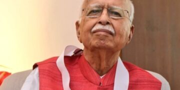 हम सार्वजनिक सेवा और राष्ट्र निर्माण के प्रति उनके अटूट समर्पण का सम्मान करते हैं : उपराष्ट्रपति