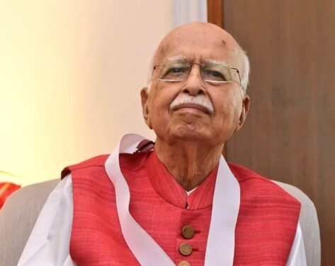 हम सार्वजनिक सेवा और राष्ट्र निर्माण के प्रति उनके अटूट समर्पण का सम्मान करते हैं : उपराष्ट्रपति