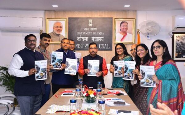 केंद्रीय मंत्री प्रल्हाद जोशी ने ‘पीएम गति शक्ति- कोयला क्षेत्र में राष्ट्रीय मास्टर प्लान’ किया जारी