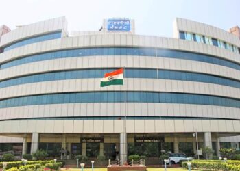 एनएचपीसी गुजरात के कच्छ जिले के खावड़ा में 200 मेगावाट सौर ऊर्जा परियोजना विकसित करेगी