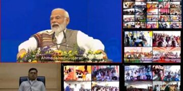 प्रधानमंत्री ने रेलवे स्टेशनों पर सेवाएं देने वाले 50 प्रधानमंत्री भारतीय जन औषधि केंद्र राष्ट्र को समर्पित किए