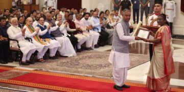 कर्पूरी ठाकुर जी को भारत रत्न एक ऐसी विभूति को सच्ची श्रद्धांजलि है, जिन्होंने अपना संपूर्ण जीवन सामाजिक न्याय और समानता के लिए समर्पित कर दिया : पीएम मोदी