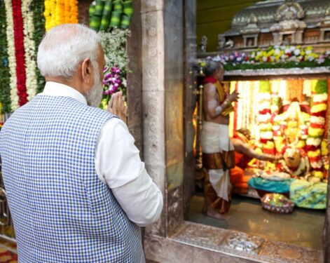 प्रधानमंत्री ने तेलंगाना स्थित श्री उज्जनी महाकाली देवस्थानम में पूजा-अर्चना की