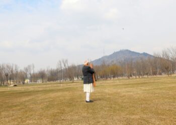 जम्मू-कश्मीर की अपनी यात्रा के दौरान भव्‍य शंकराचार्य पर्वत को प्रधानमंत्री ने दूर से किया नमन