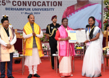 अगर समान अवसर दिए जाएं, तो लड़कियां लड़कों से बेहतर प्रदर्शन करने की क्षमता रखती हैं : राष्ट्रपति