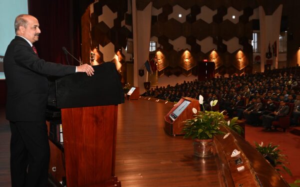 वायुसेना प्रमुख एयर चीफ मार्शल वी आर चौधरी ने भारतीय सशस्त्र बलों और मित्र देशों के छात्र अधिकारियों को संबोधित किया