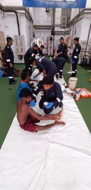 भारतीय तटरक्षक जहाज वीरा ने नौ घायल मछुआरों को बचाया