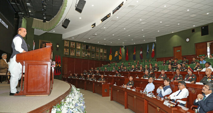 राष्ट्र को अपनी सेना पर गर्व है : रक्षा मंत्री