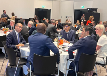 नीदरलैंड में जारी विश्व ऊर्जा सम्मेलन में एक मंत्रिस्तरीय गोलमेज सम्मेलन का हुआ आयोजन