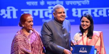 आर्थिक राष्ट्रवाद की भावना को बढ़ावा दें और स्थानीय के लिए मुखर बनें : उपराष्ट्रपति