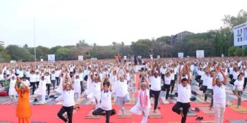 महाराष्ट्र के पुणे में योग महोत्सव किया गया आयोजित