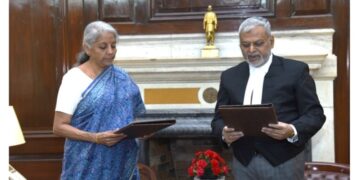 वित्त मंत्री ने जीएसटीएटी के पहले अध्यक्ष के रूप में संजय कुमार मिश्रा को दिलाई शपथ