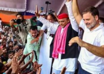 प्रयागराज में राहुल-अखिलेश की सभा में हंगामा, बिना संबोधन  वापस चले गए