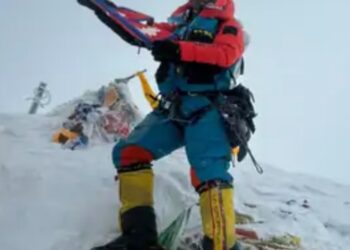 पर्वतारोही कामी रीता ने 30 साल में 30वीं बार माउंट एवरेस्ट पर चढ़ाई की
