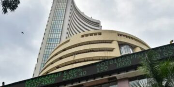 कारोबारी हफ्ते के आखिरी दिन SENSEX, NIFTY  सपाट खुले