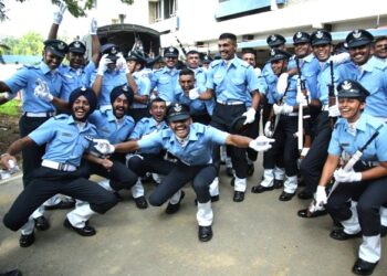 वायु सेना प्रमुख ने 235 फ्लाइट कैडेट्स को दिए राष्ट्रपति कमीशन