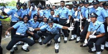 वायु सेना प्रमुख ने 235 फ्लाइट कैडेट्स को दिए राष्ट्रपति कमीशन