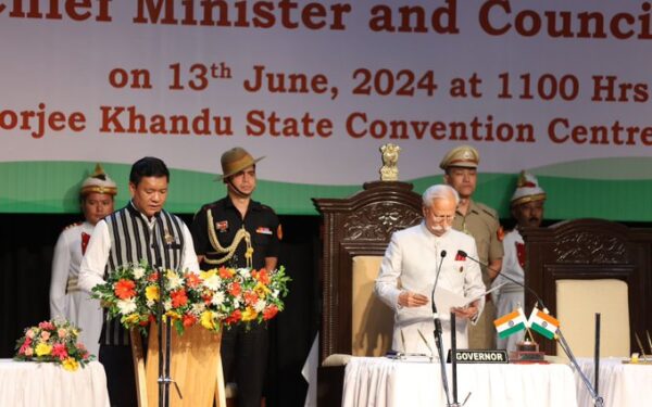 Pema Khandu ने अरुणाचल प्रदेश के मुख्यमंत्री व Chowna Mein ने उपमुख्यमंत्री के रूप में ली शपथ