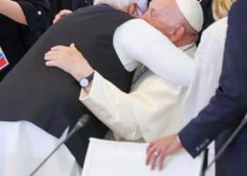 Pope Francis ने PM MODI को लगाया गले, प्रधानमंत्री ने दिया भारत आने का न्‍योता