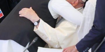 Pope Francis ने PM MODI को लगाया गले, प्रधानमंत्री ने दिया भारत आने का न्‍योता